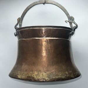 Lovely Large Old Copper Cauldron Kettle Pot Hammered & Dovetailed